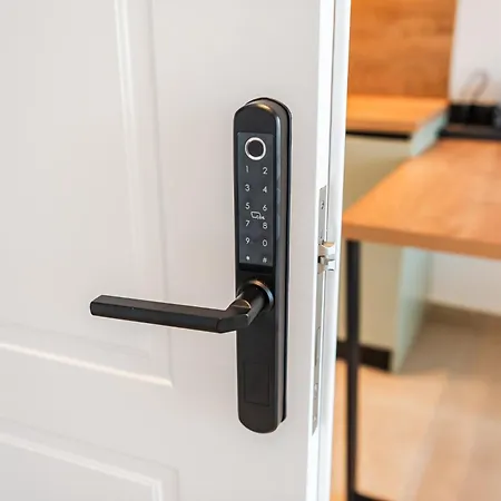 Blue Horizon - Balcony & Seaview By Pikhost 아파트